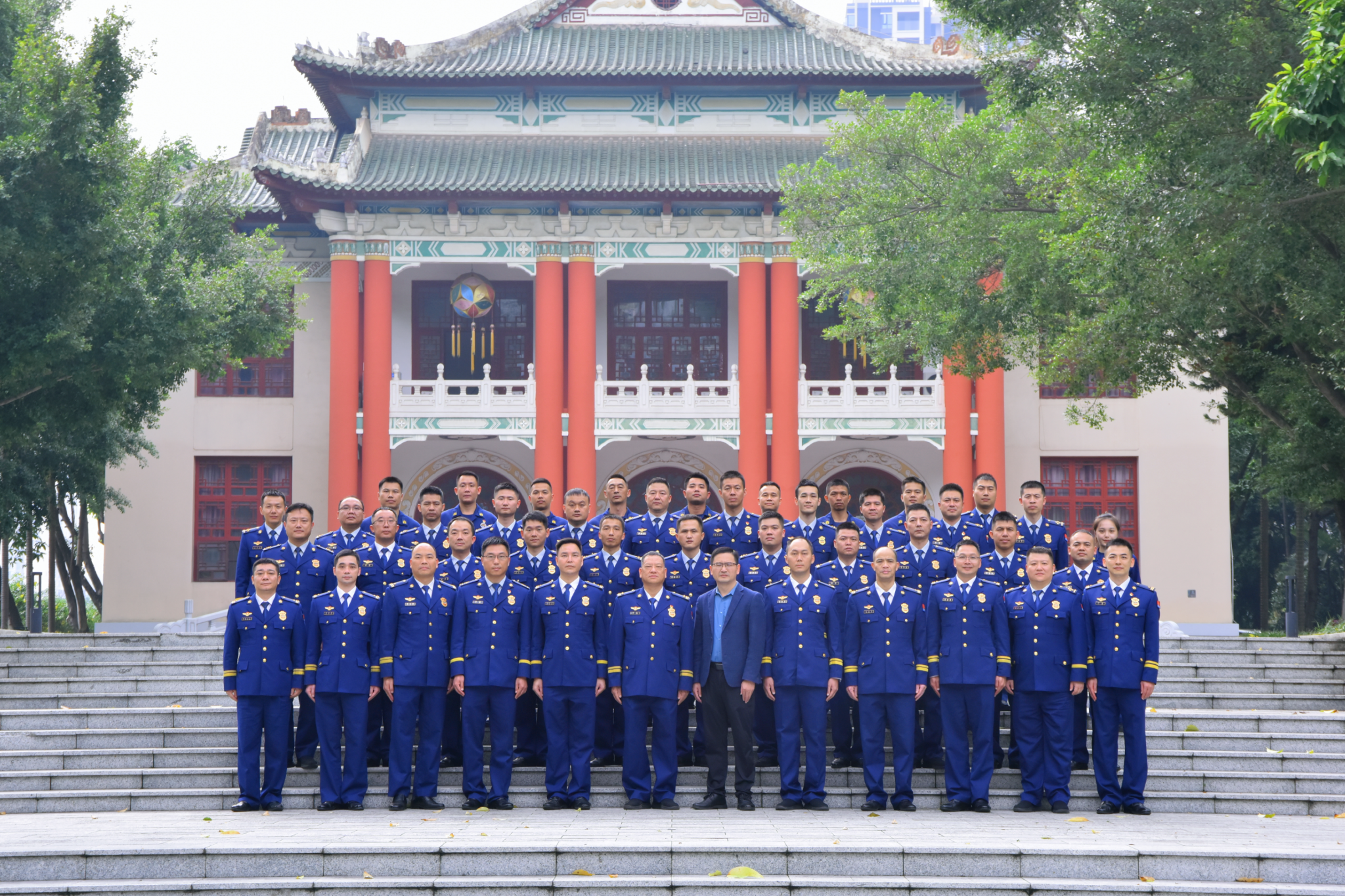 广西柳州支队举办学习宣传贯彻党的二十届四中全会精神暨2025年度党员干部政治培训班