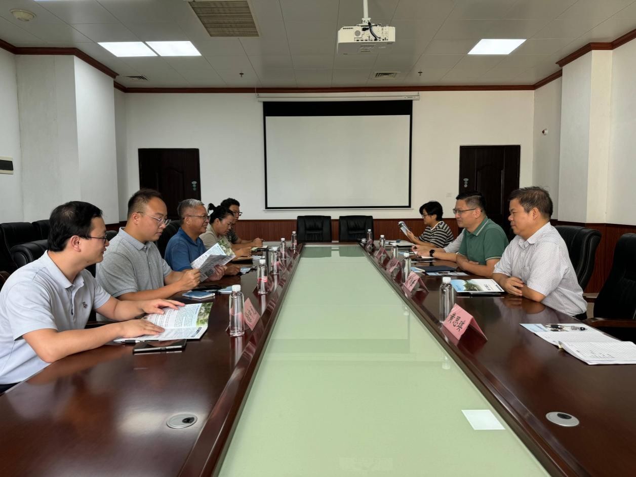 南宁市宏德高级中学来公司开展座谈交流
